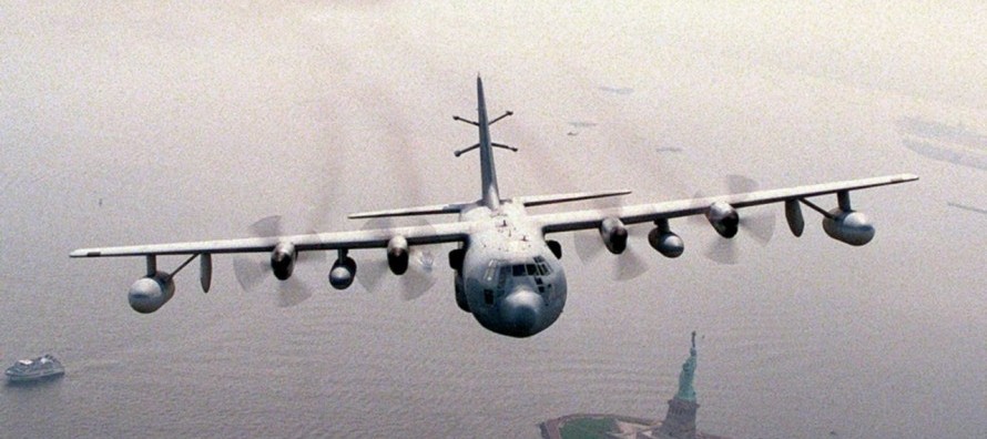 De C-130 in Melsbroek (achtergrond) en Bevekom (voorgrond) (Photonews)