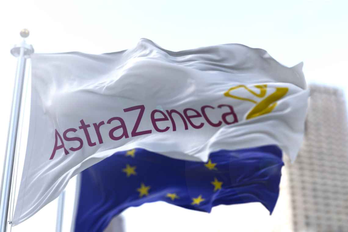 De vlag van AstraZeneca en de EU. Foto Shutterstock.