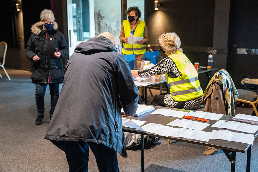 Friese kiezers trekken naar de stembus (Photonews)