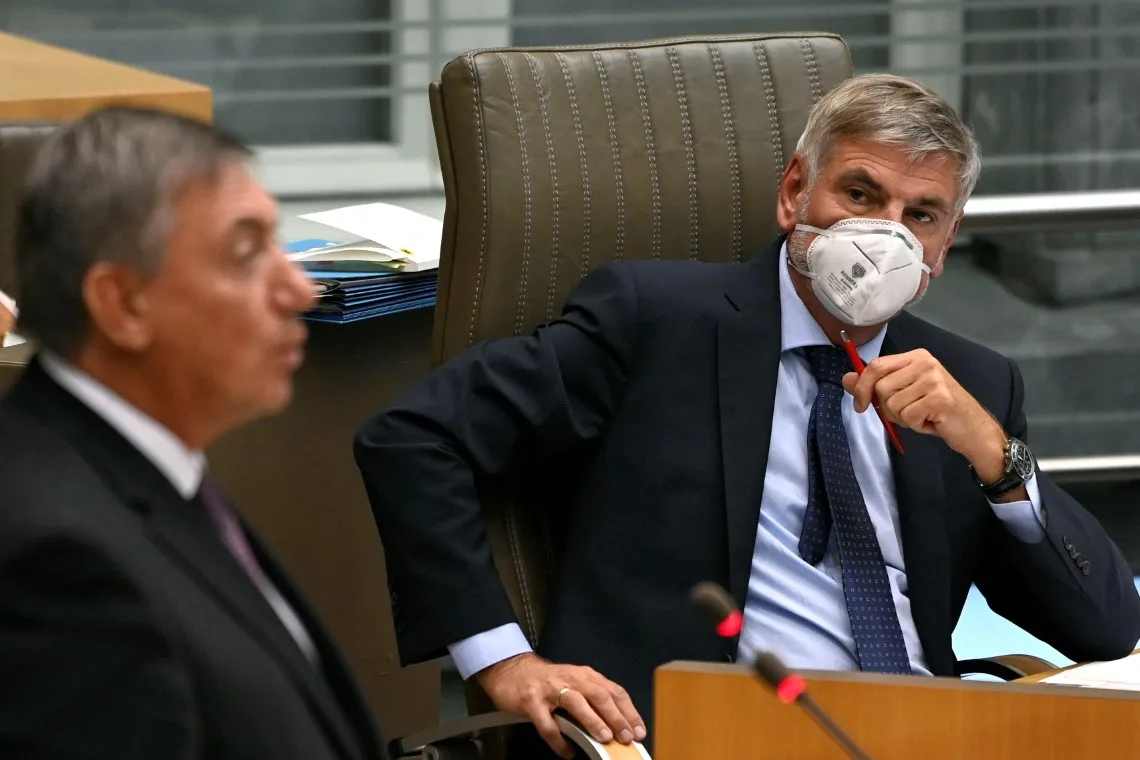 Nepsollicitaties bij bedrijven: "De zoveelste stap in het stigmatiseren van werkgevers", aldus Filip Dewinter