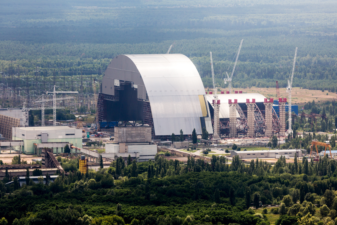 Reactor nummer 4 van Tsjernobyl met de beschermende boog. Foto Shutterstock