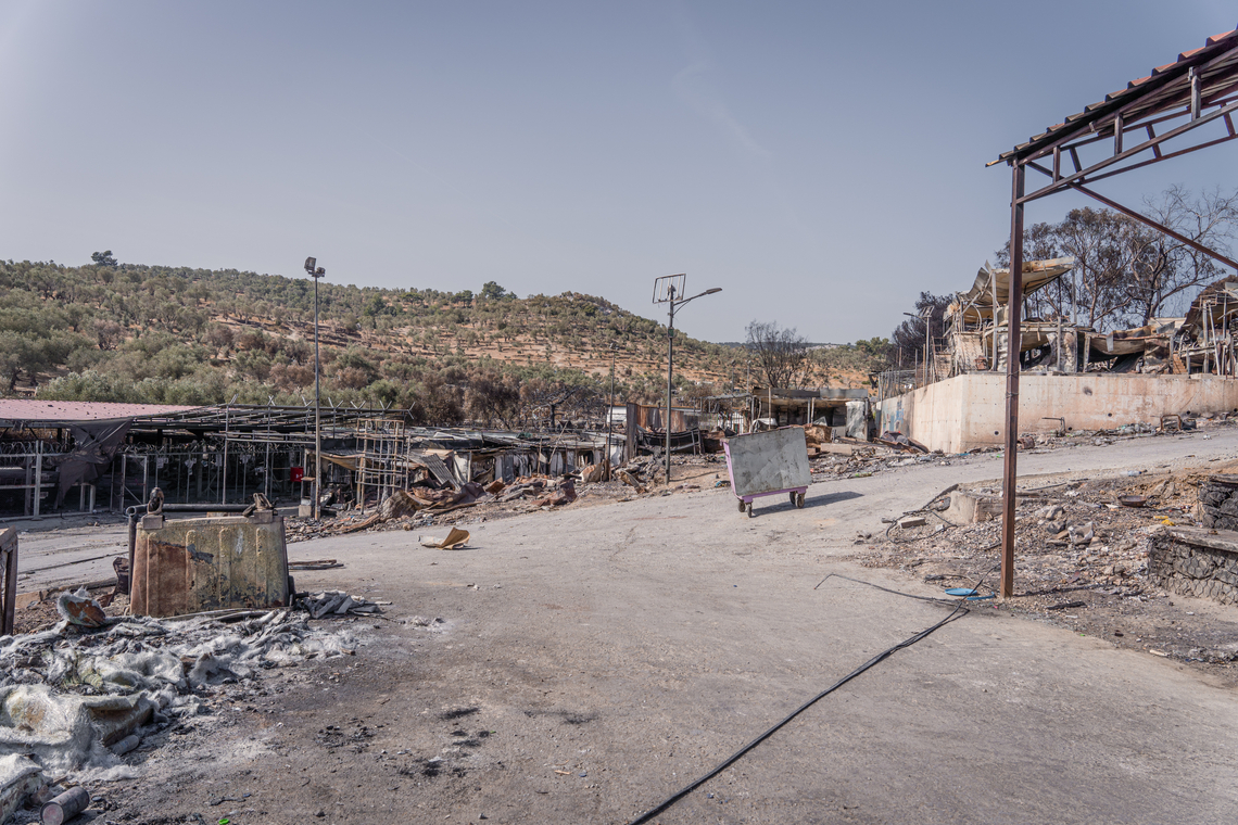Het kamp van Moria werd volledig in de as gelegd door de brand die wel drie dagen in beslag nam. - Afbeelding: Shutterstock