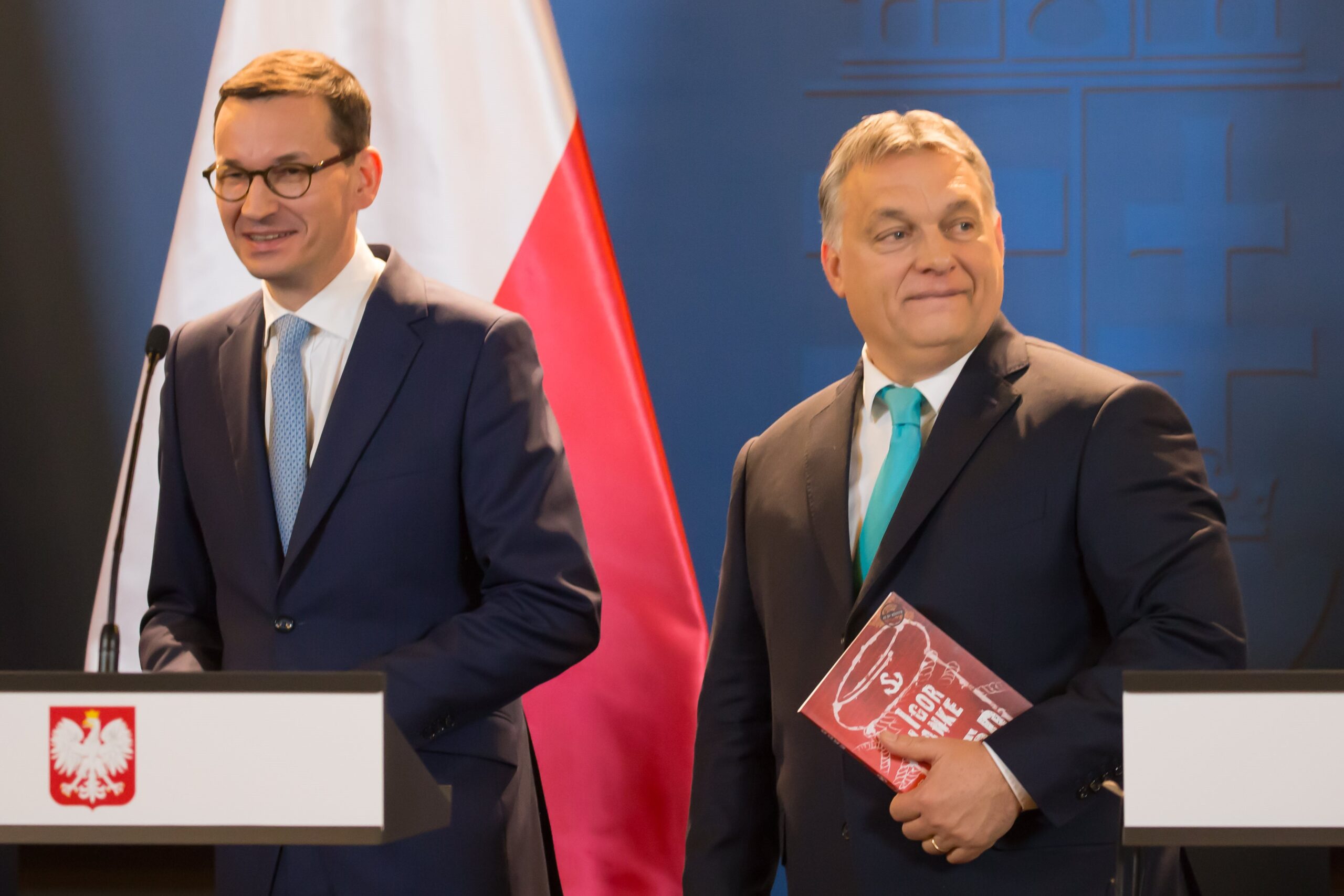 Commissie start juridische procedures tegen Hongaarse 'antihomowet' en Poolse 'LGBT-vrije zones'
