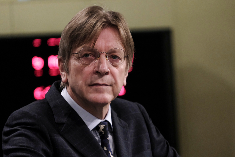 Verhofstadt zetelt in raad van bestuur van nieuwe anticorruptiestichting