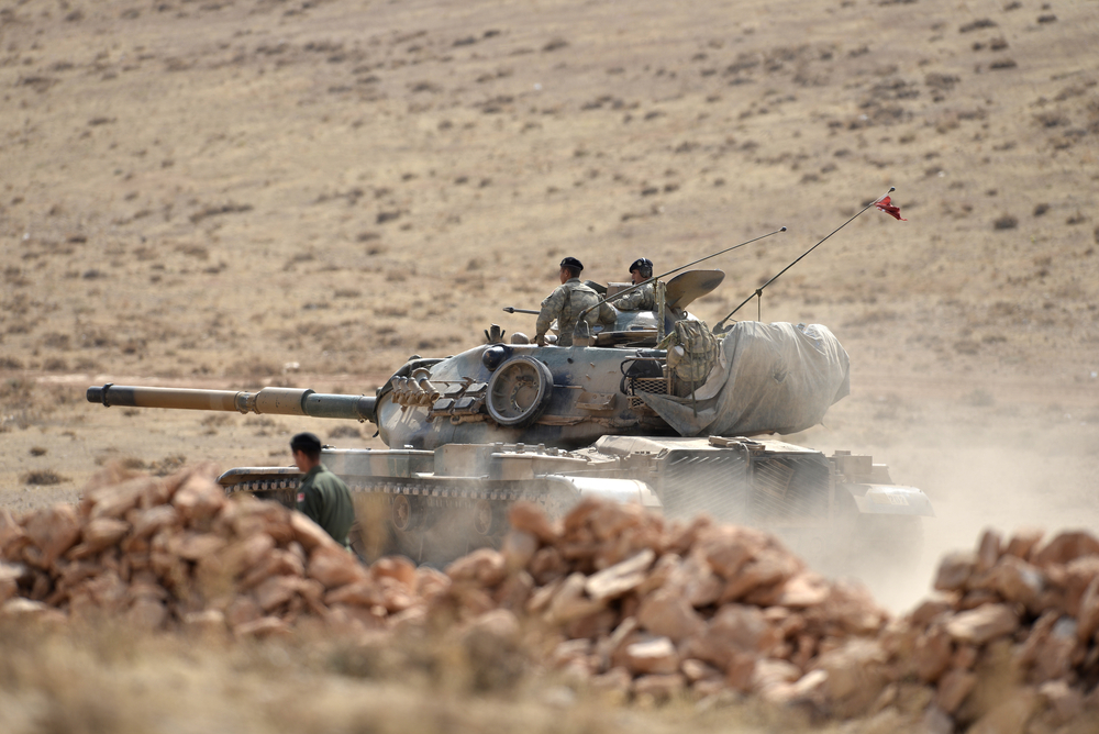 Een Turkse tank aan de Syrische grens (Shutterstock)