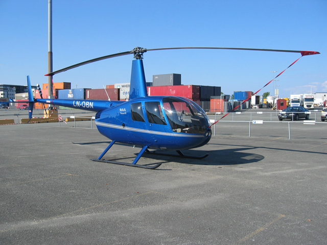 Het model helikopter betreft een Robinson R44 (Wikimedia)