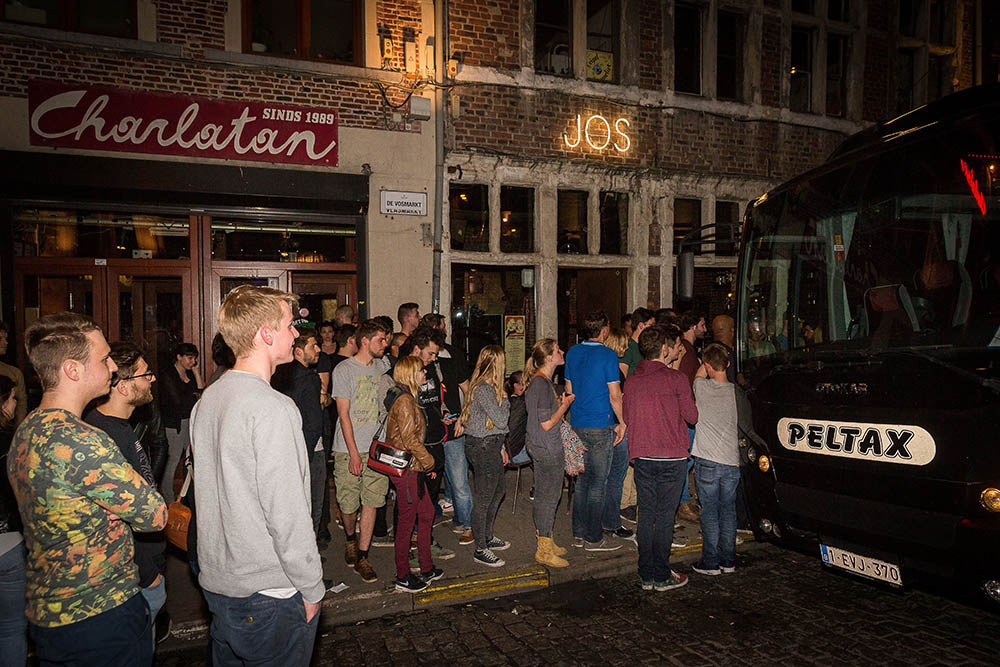 Gentse studenten in de Overpoortstraat (Photonews)