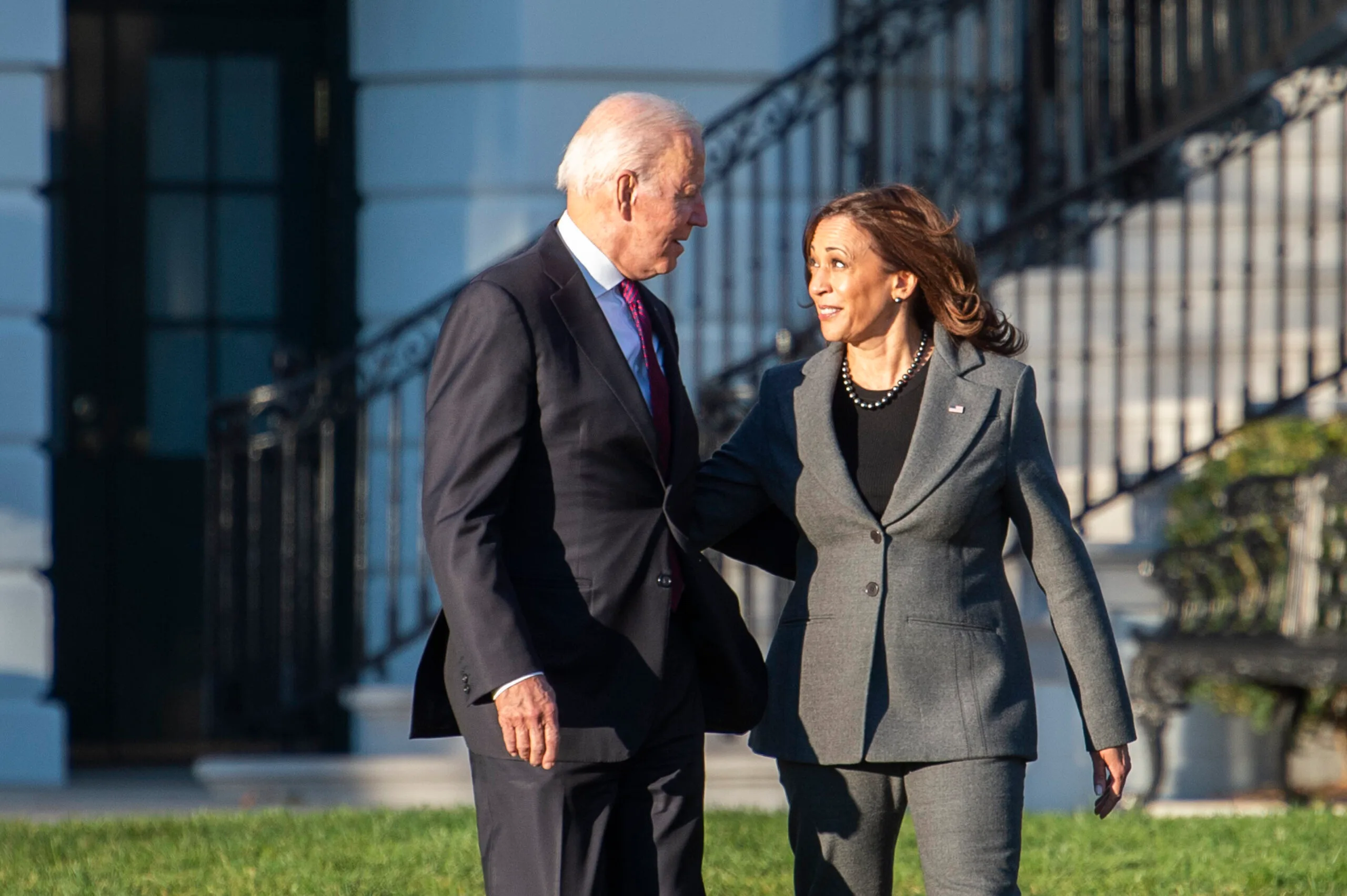 Het vertrek van de communicatiechef is het tweede ontslag in korte tijd voor het kabinet Biden-Harris (Photonews)