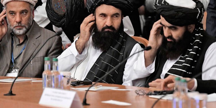Talibanminister Amir Khan Mutaqi in Sint-Petersburg. Afbeelding: Photonews