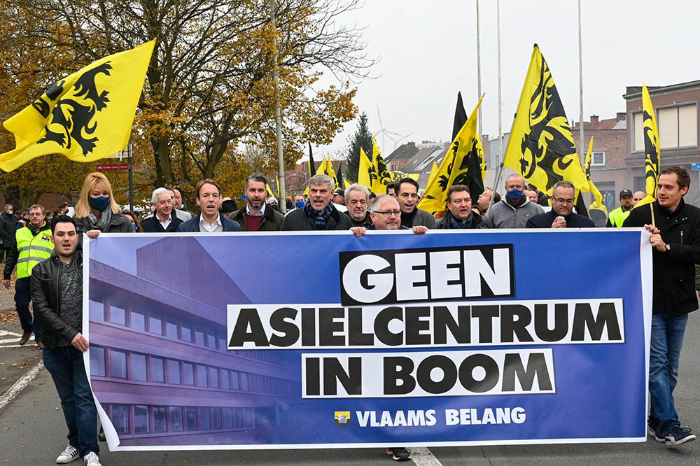 Vlaams Belang betoogt tegen asielcentrum in Boom (Twitter)