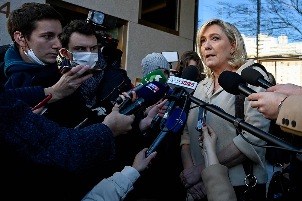 Marine Le Pen op de top in Madrid (AFP)