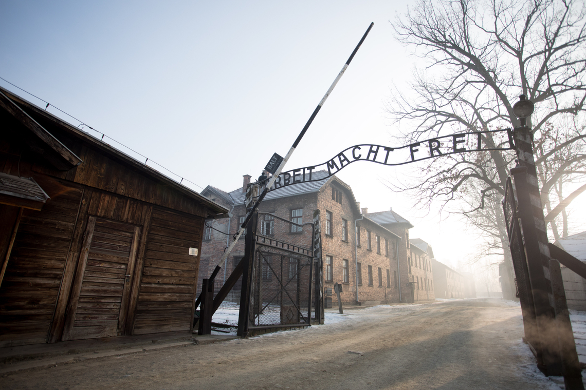 De poort naar Auschwitz. Foto Shutterstock.
