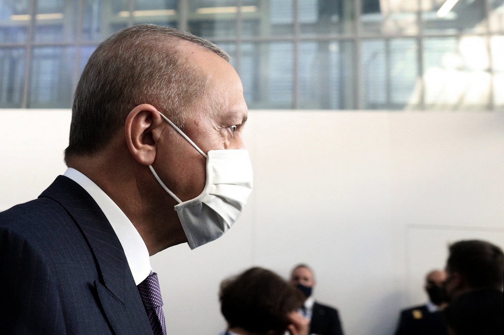 Turks president Erdogan met mondmasker op de G20 © 00546420/Bestimage/Photo News
