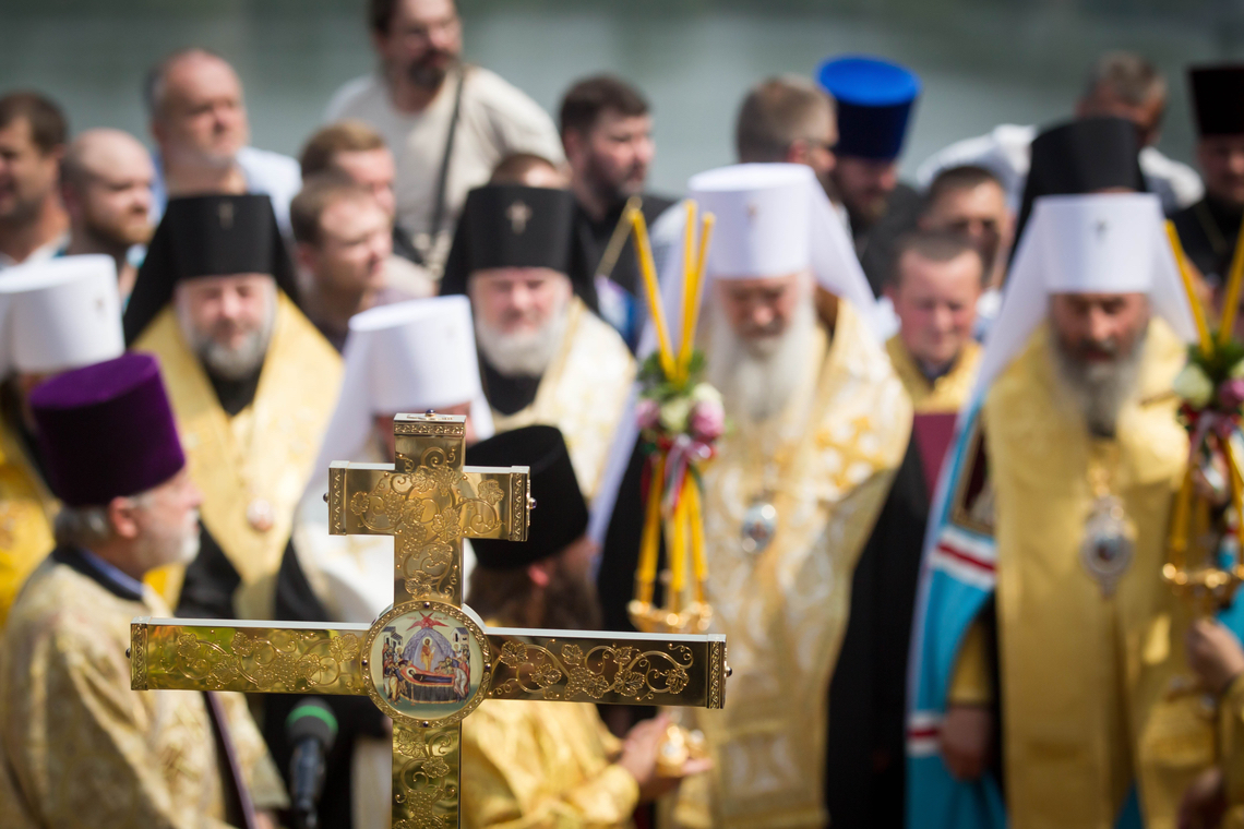 Geweld tegen Oekraïense orthodoxe clerici en kerken neemt toe