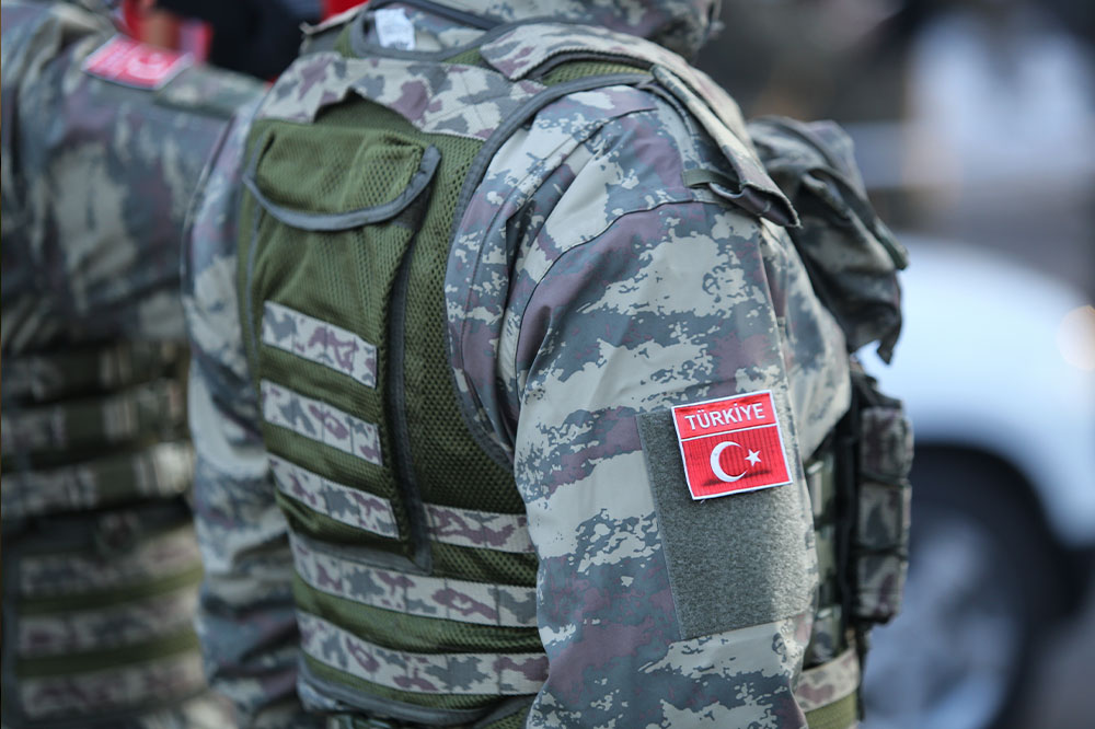 'Turks leger blokkeert promotie niet-moslims en etnische minderheden'