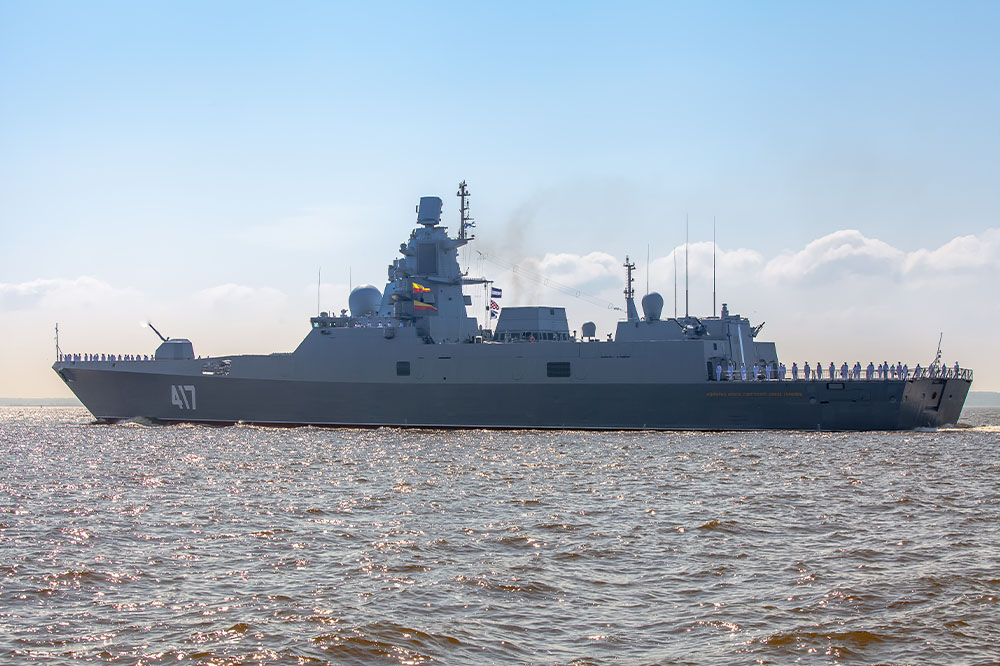 Oekraïne claimt opnieuw belangrijk Russisch oorlogsschip te hebben geraakt: Admiraal Makarov staat in brand