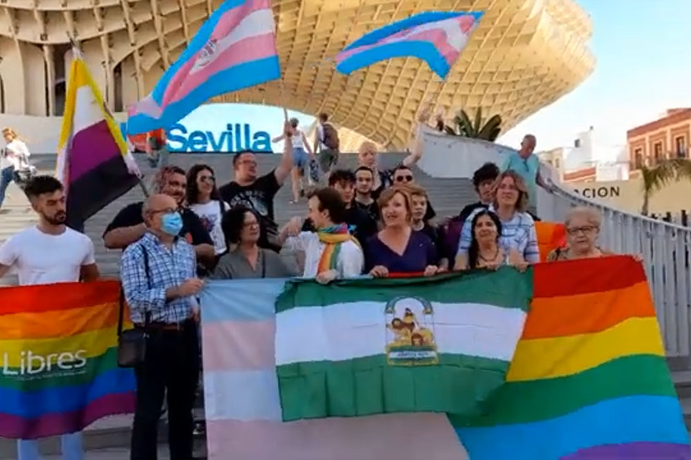 34 LGBT-organisaties mobiliseren zich in Spanje tegen "extreemrechts", slechts 18 demonstranten dagen op