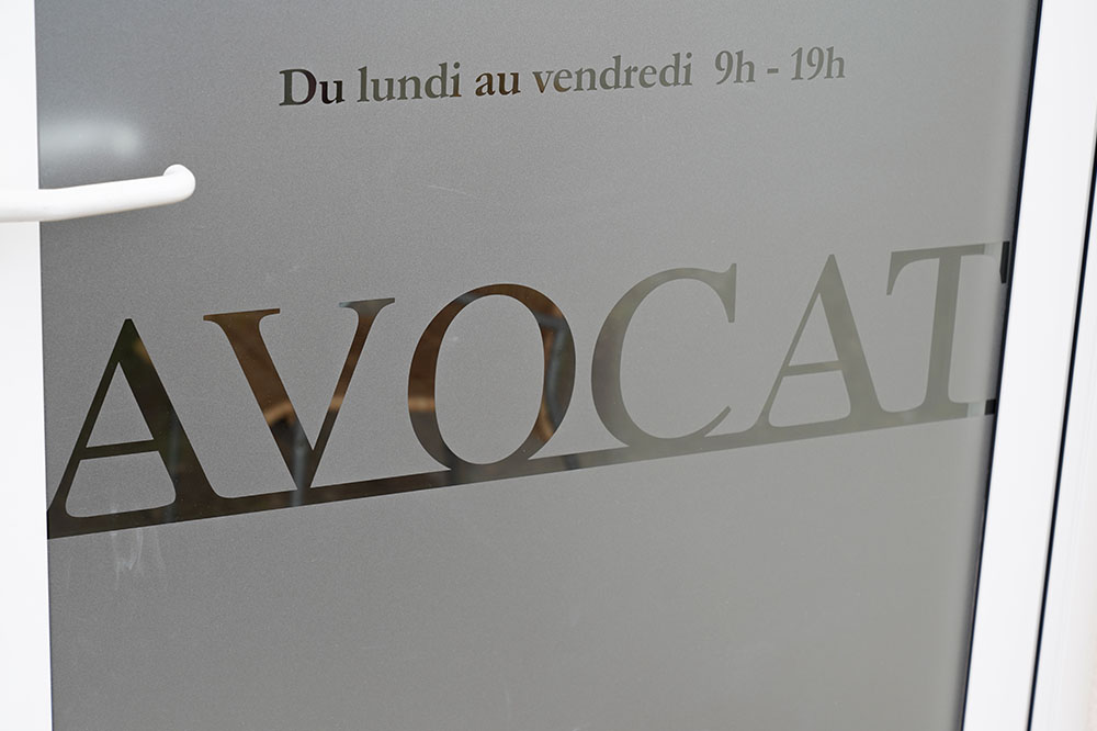 Franse advocaten verdienen miljoenen aan asielrecht