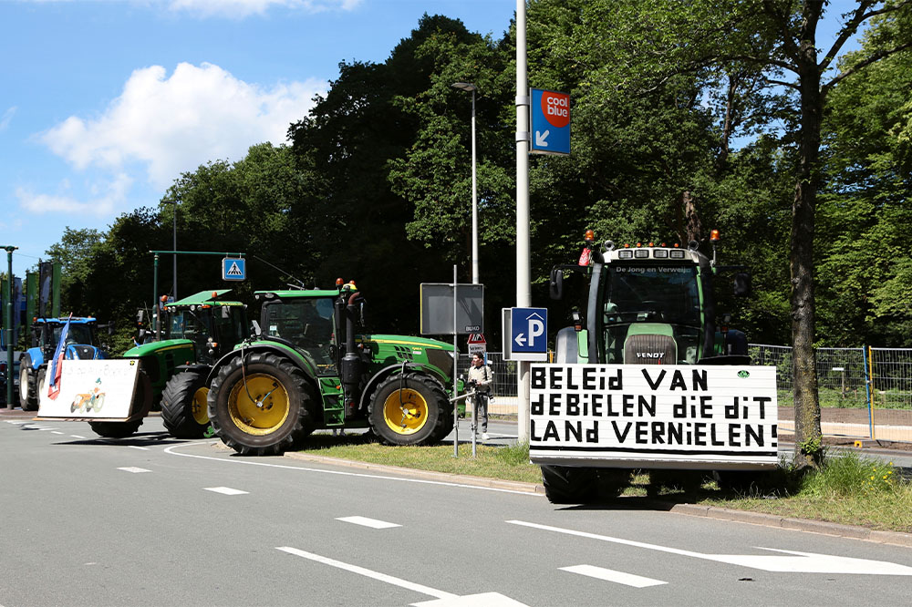 Uitscheiding stikstof en fosfaat van dierlijke mest in Nederland ruim onder het Europees plafond