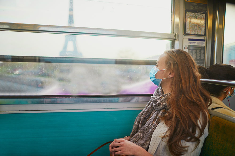 Frans minister van Volksgezondheid wil opnieuw maskers op het openbaar vervoer