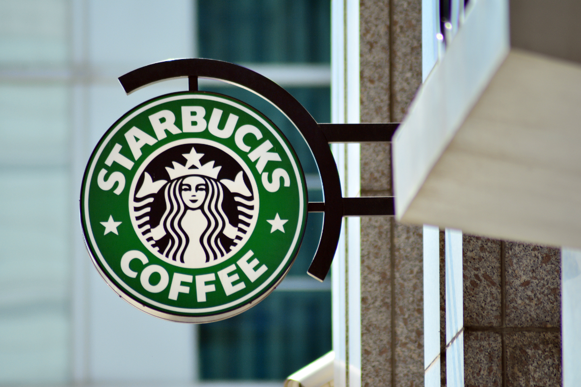 Starbucks sluit 16 winkels in Democratische steden door stijgende criminaliteit en druggebruik