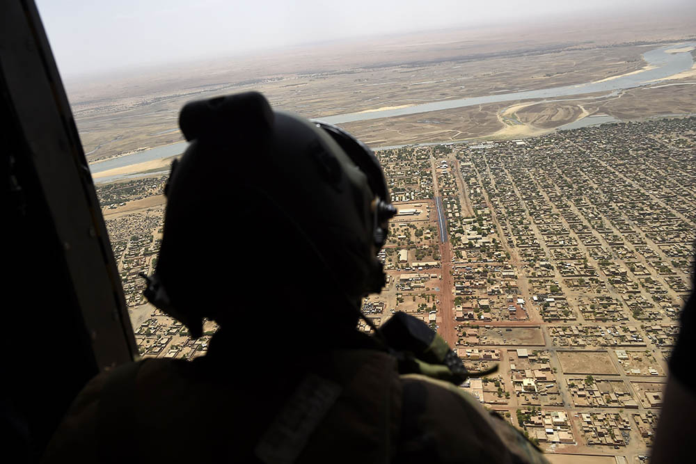 Een Franse helikopter boven Mali (Photonews)