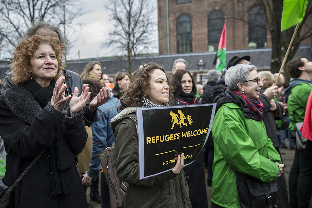 Hoofd Nederlandse immigratiedienst wil asielzoekers het voordeel van de twijfel geven: "Als ze het echt meent is het gewoon heel dom"