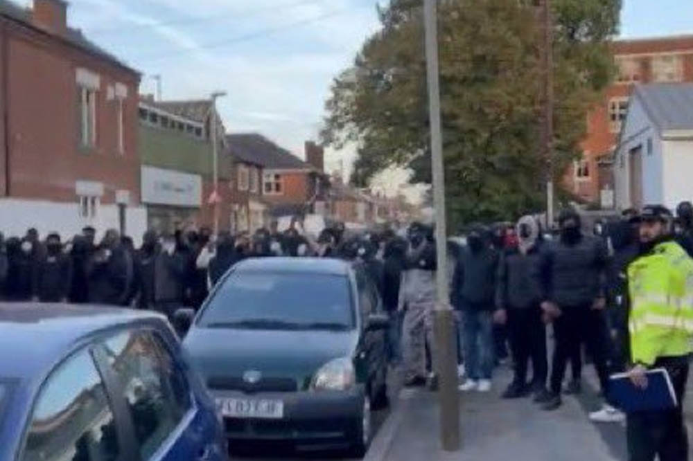 Zware rellen tussen hindoes en moslims in Leicester