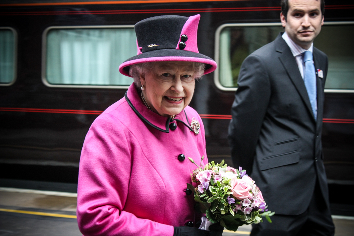 Vraag van de Week: Was de Queen een voorbeeld van dienstbaarheid of van imperialisme en kolonialisme?