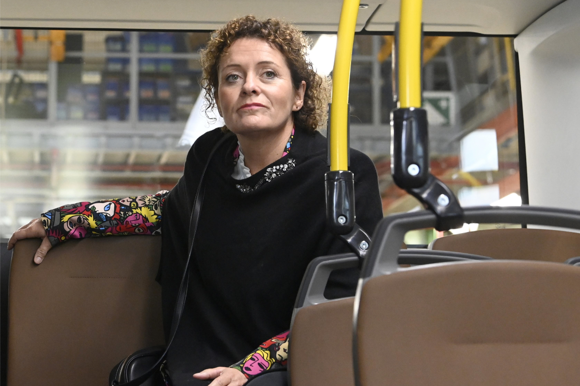 Lydia Peeters wil dagtarief van 1 euro voor bus en tram