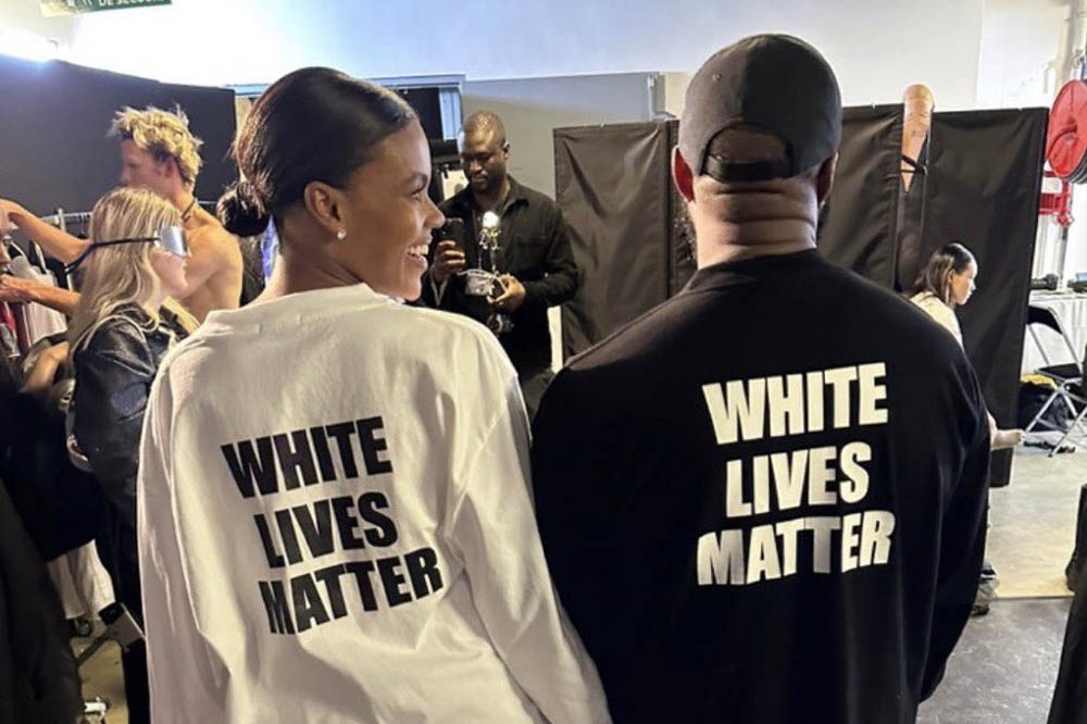 Kanye West draagt 'White Lives Matter'-T-shirt tijdens modeshow in Parijs