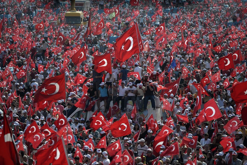 PAL CAST: "Turkije is een beschaafd land, maar..." vertellen inwoners aan theologe Sonja Dahlmans tijdens haar reis