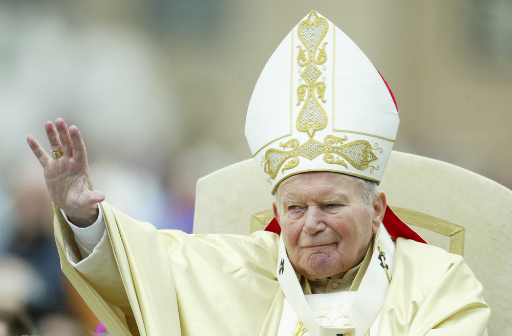 Paus was al veel langer op de hoogte van kindermisbruik dan geweten