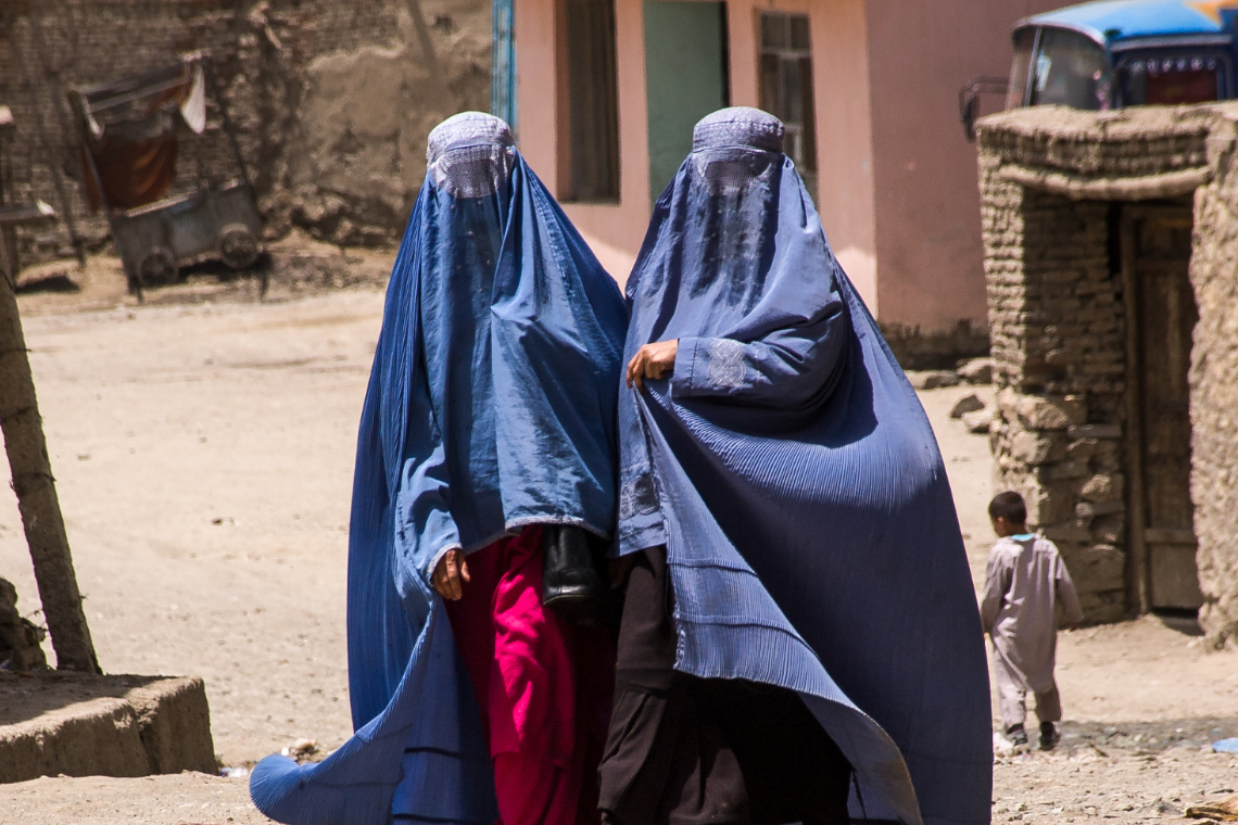 Afghanistan neemt steeds meer vrouwvijandige maatregelen, internationale organisaties luiden alarmbel