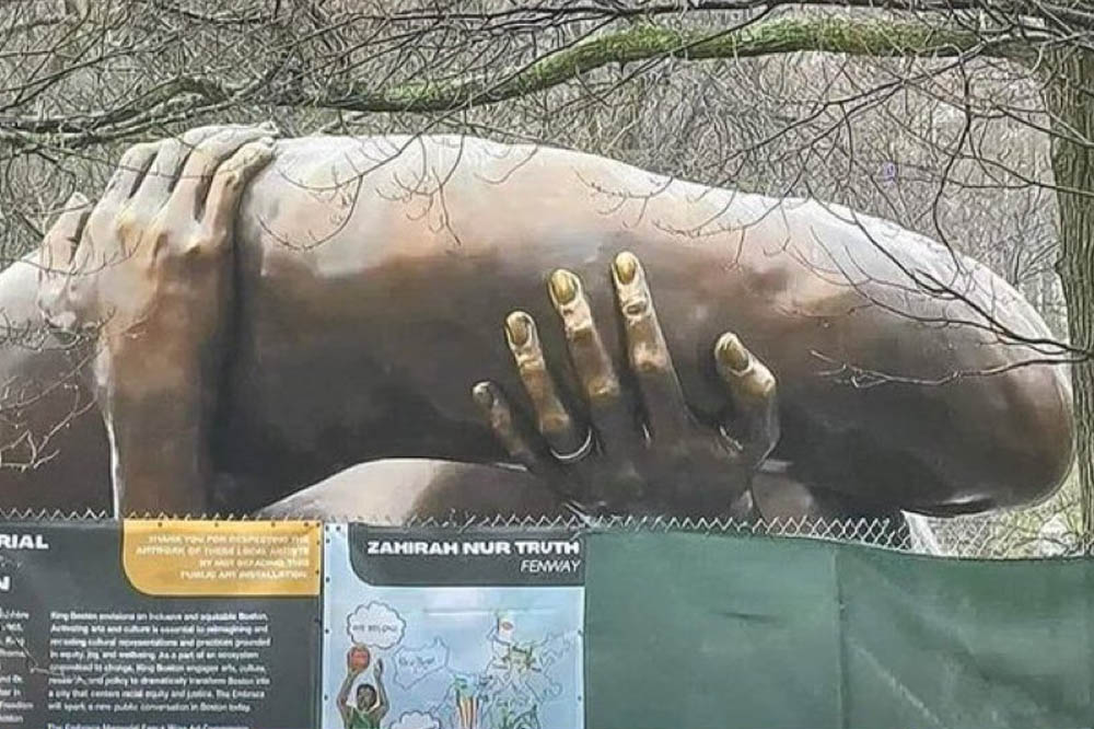 Onvrede over nieuw standbeeld ter ere van Martin Luther King: "Precies een penis"