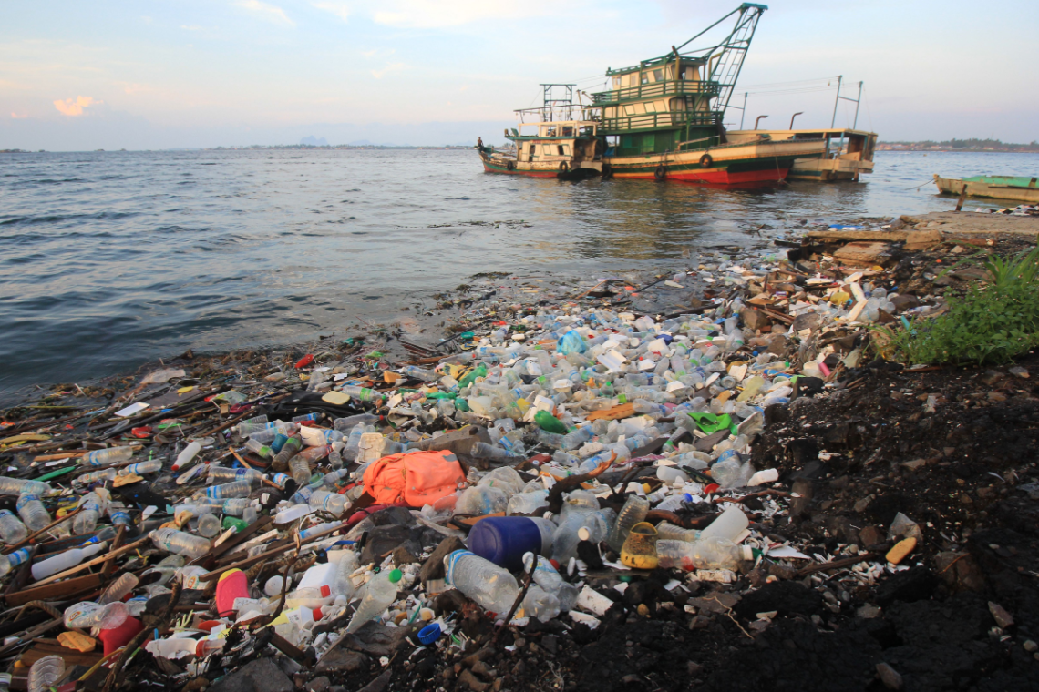 Plasticvervuiling in Maleisië. Foto Shutterstock