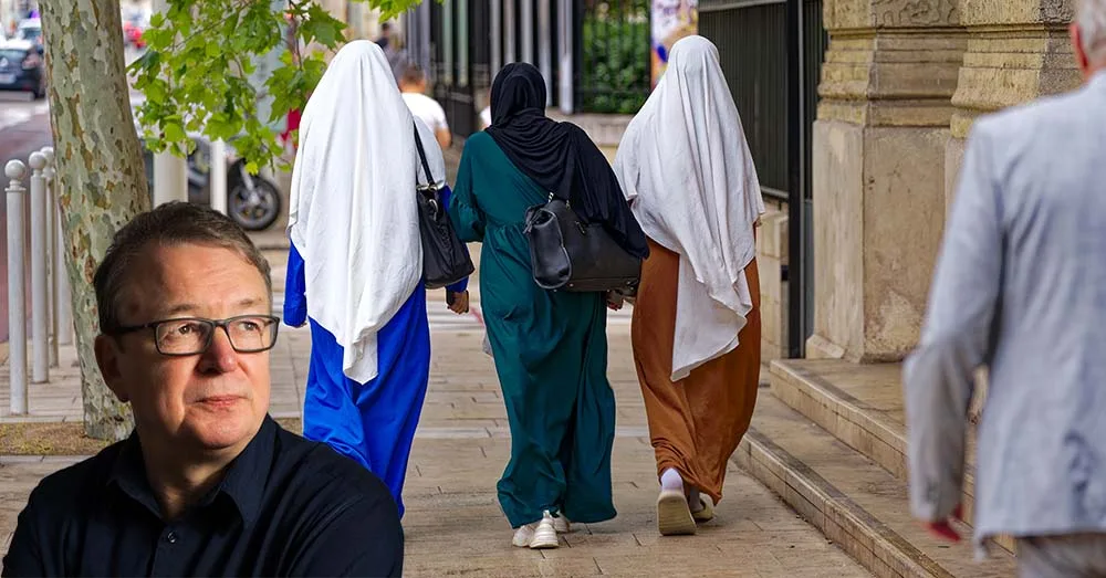 OPINIE. Jurgen Ceder: "Onder de abaja gaat een islamitische aanval op de lekenstaat schuil"