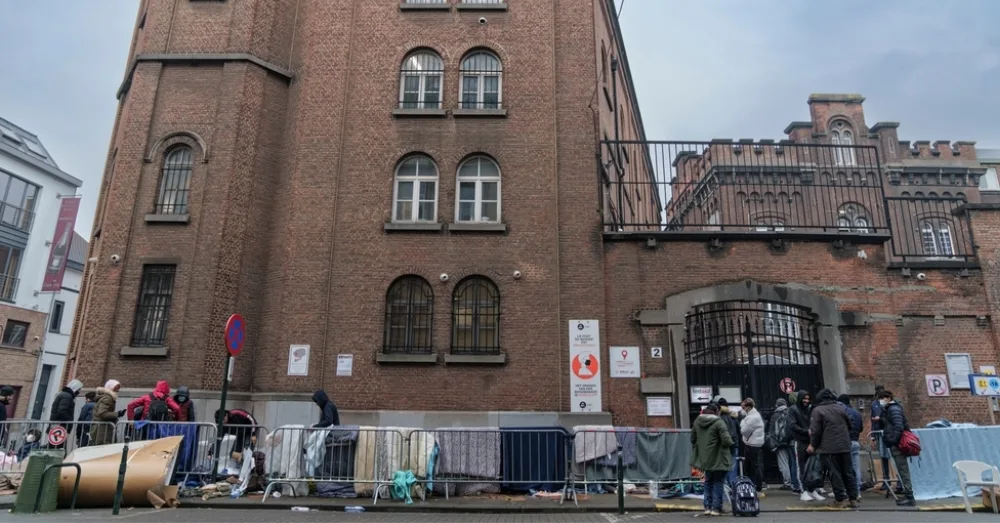 Vlaams Parlement moet symbolische schadevergoeding betalen aan Sihame El Kaouakibi