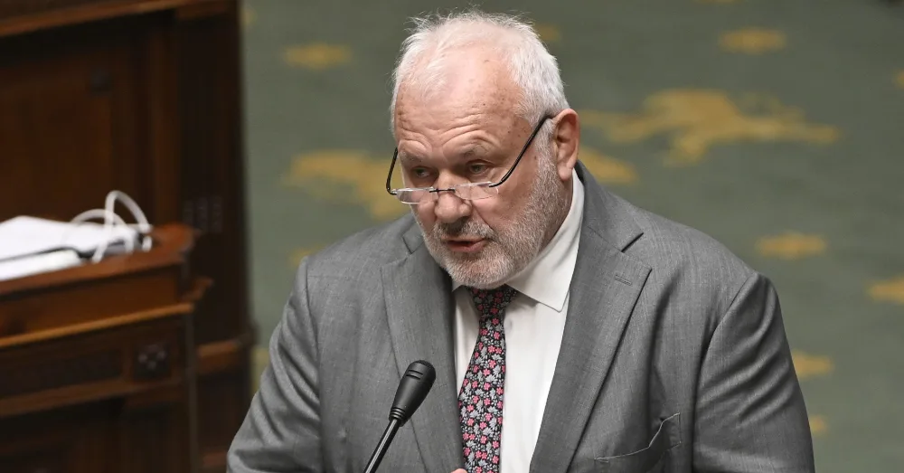 De Moor: “Met Europees migratiepact zou aantal asielzoekers in België twee derde lager liggen”