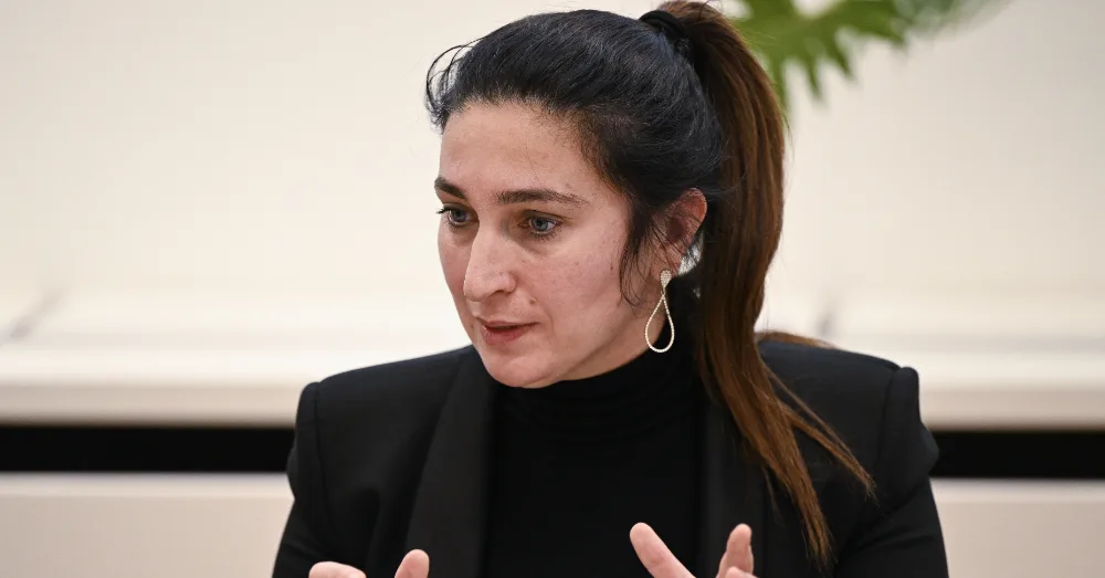 Vader stopt relschoppende zoon in koffer van auto | PAL Tweets