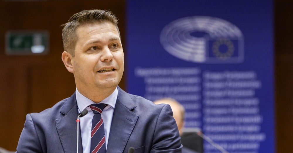 INTERVIEW. Tom Vandendriessche (VB): “In heel Europa is een nationalistische revolte tegen de huidige EU aan de gang”