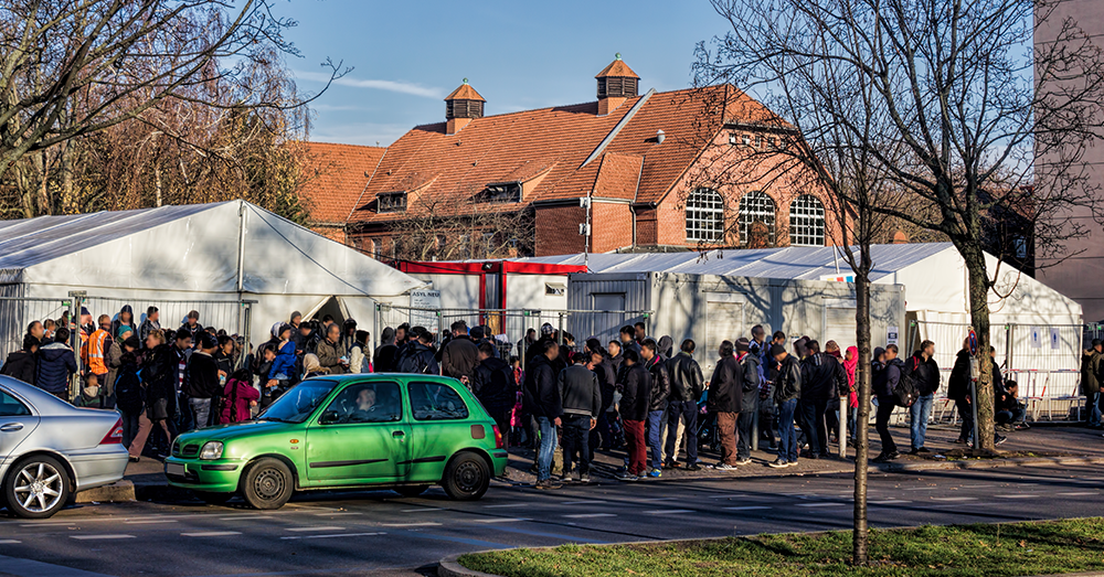 Honderdduizenden reispassen uitgereikt aan asielzoekers: “Wie op vakantie gaat naar herkomstland, heeft geen nood aan asiel in Duitsland”