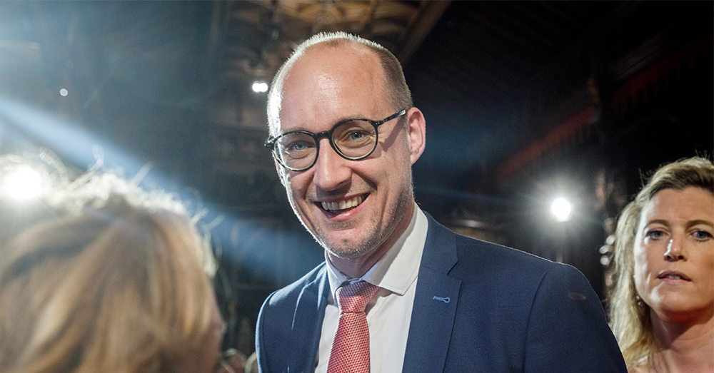 Van Peteghem gaat opnieuw concurrentie aan met bankensector