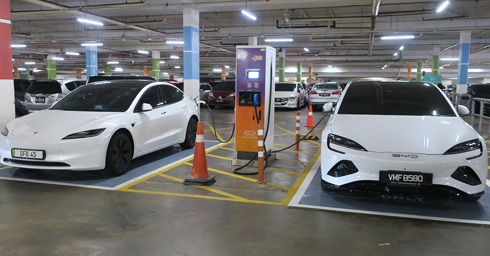 ECONOMISCHE ZAKEN. Tesla-tijdperk is niet voorbij. Nóg niet