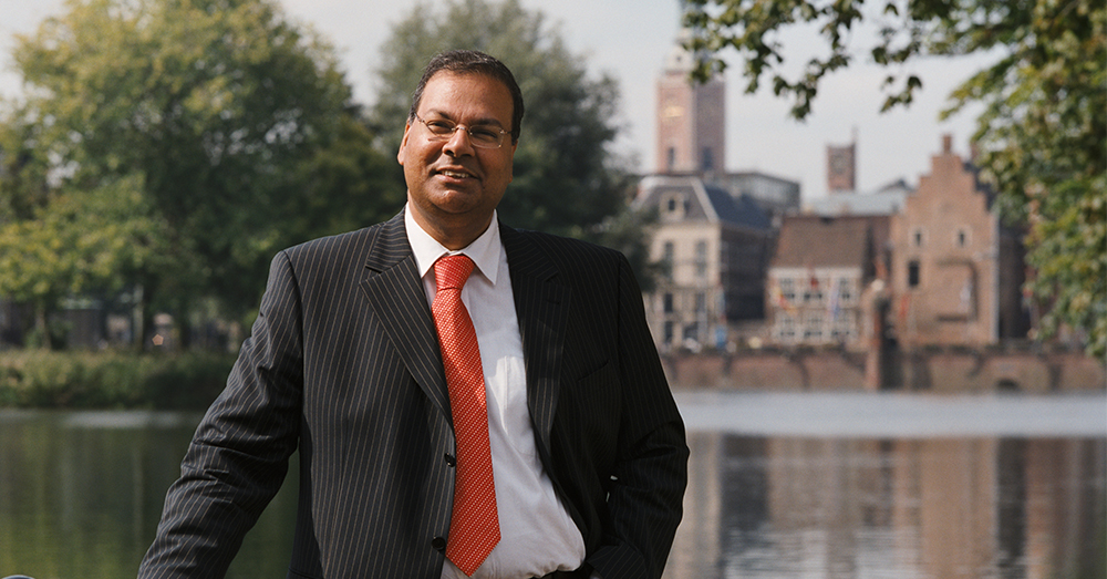 Hoe Rabin Baldeswingh Nederland schoffeert: "Als racisme tot de genetica van de staat behoort, zoals hij beweert, wat is dan zijn plan?"
