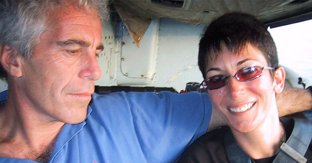 Epstein en zijn kompaan Ghislaine Maxwell (Photonews)