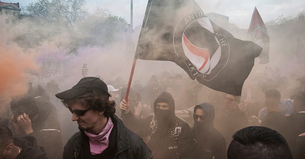 Antifa eist aanslag op jachtslot op: "Volgende keer gaat niet enkel je golfclub in vlammen op"