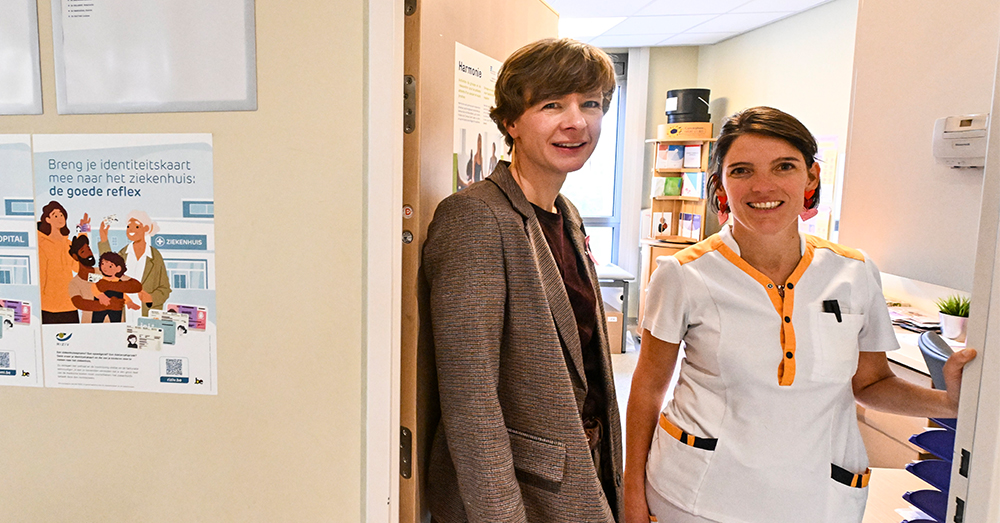 Cieltje Van Achter tijdens de voorstelling van het pilootproject in het Brusselse ziekenhuis Sint-Jan