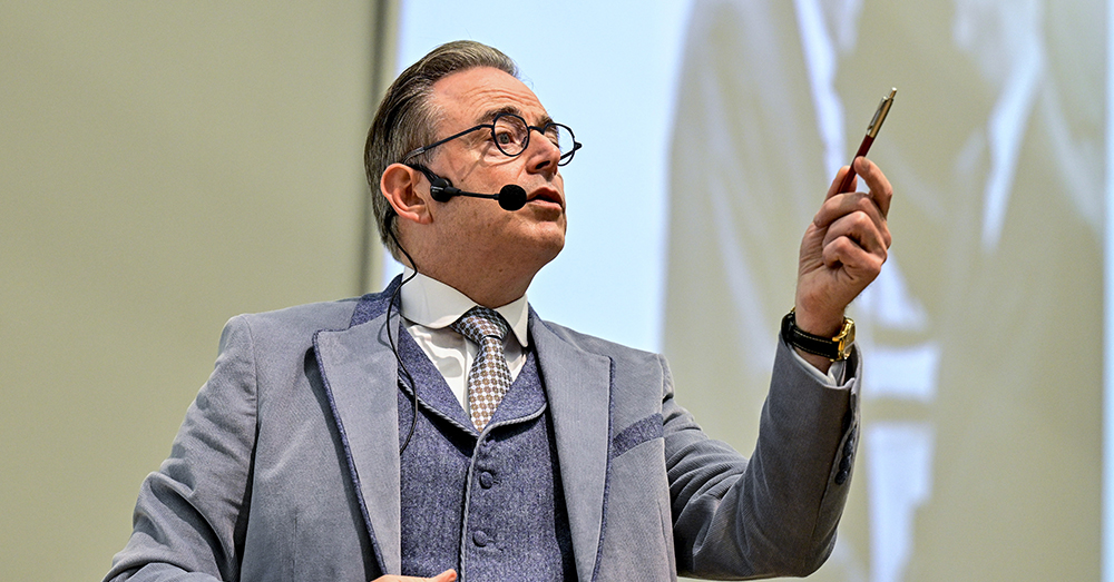 De Wevers communicatie in Gent zat vol boodschappen richting de coalitiepartners. Foto Belga