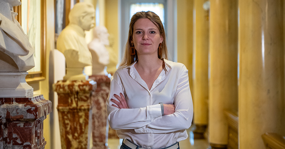 Van Belleghem (VB) wil dat banken verblijfsvergunning controleren: "Illegaliteit moet onmogelijk worden"